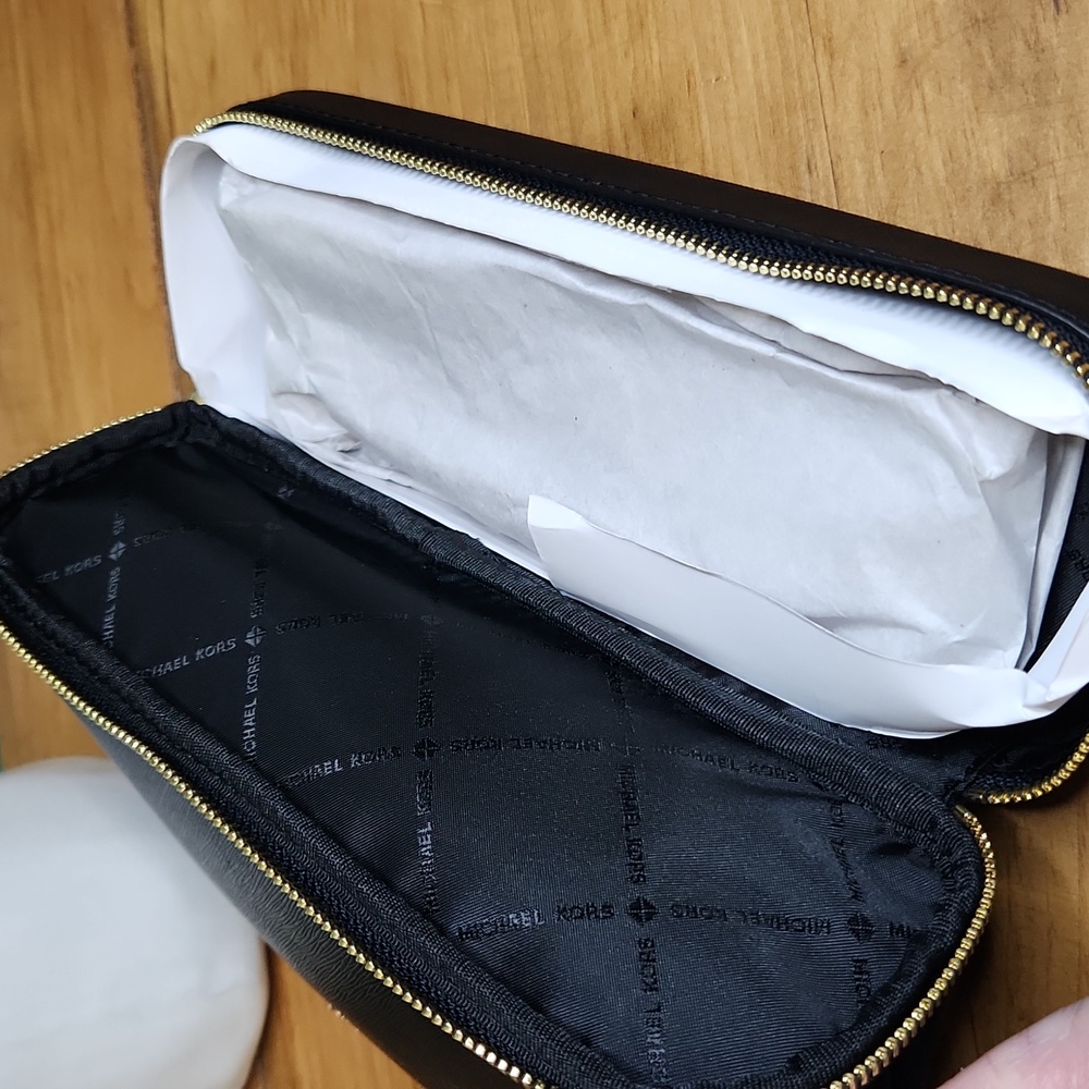 Michael Michael Kors Black Leather Travel/Cosmetic Pouch NWT - Picture 6 of 8